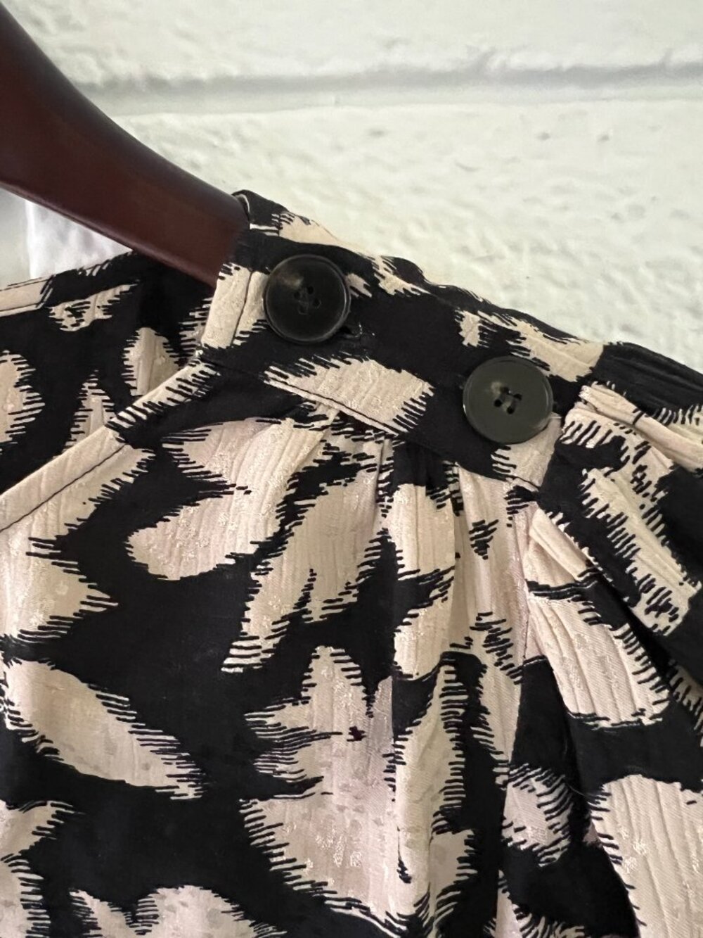 Sézane Blanca Blouse Black Cream Abstract Leaf Print Size FR 34 US 2 - Picture 3 of 5